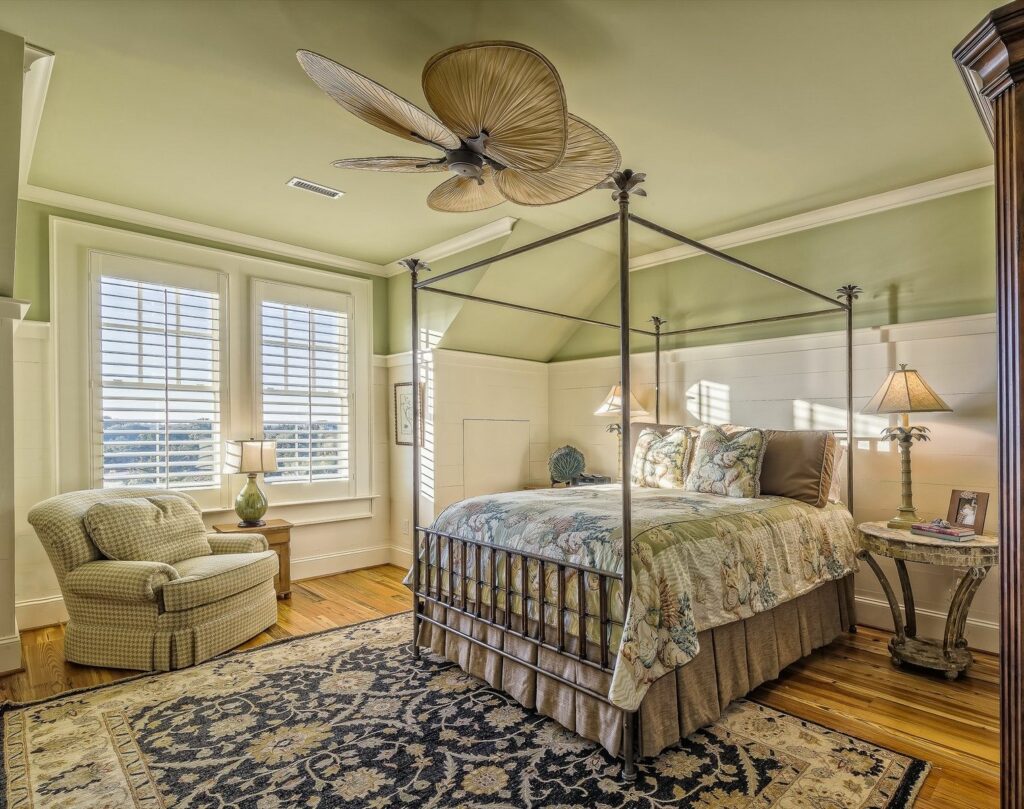 Cottages with Four Poster Beds